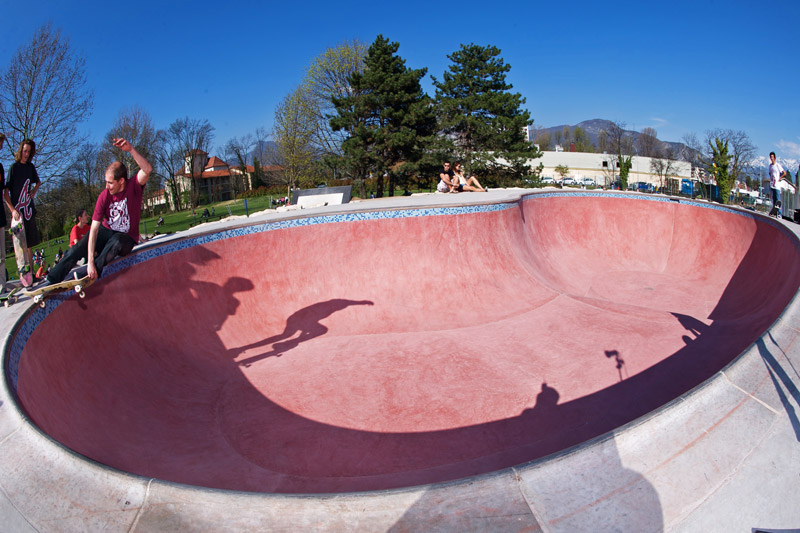 Skatepark de Fontaine pool